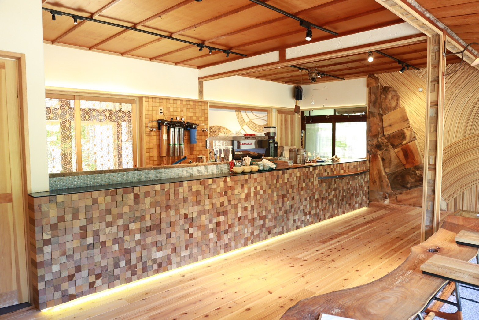 ホトリテイ 店舗（参考）